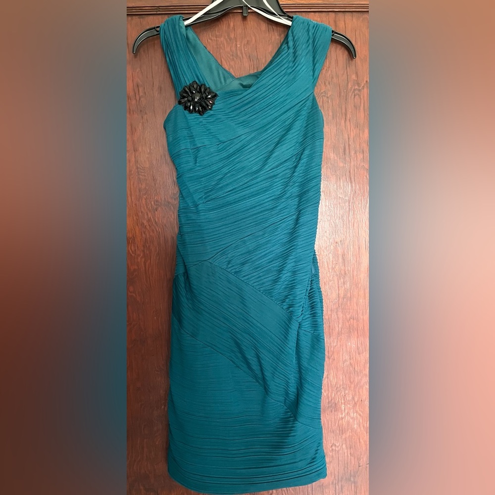 One by eight size 4 dress
